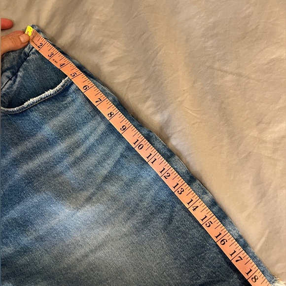 Good American Jean shorts size 15 - Picture 8 of 8